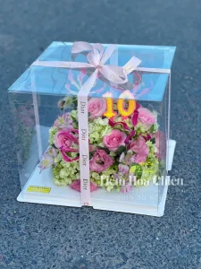 Shop bán hoa đặt hộp hoa sinh nhật tinh tế và giàu cảm xúc nhất gửi lời chúc mừng đến người bạn yêu thương.
