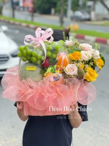 Giỏ trái cây quà tặng mang ý nghĩa chúc phúc, gắn kết mối quan hệ và tạo thiện cảm trong giao tiếp.