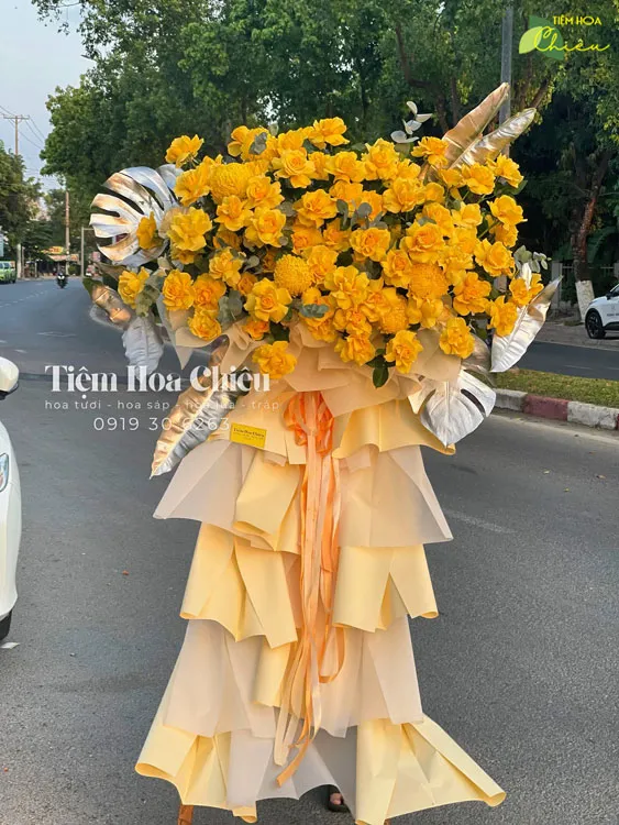 Đặt hoa mừng khai trương chúc gia chủ may mắn chân thành, mang theo niềm tin vào sự khởi đầu thành công.