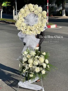 Đặt vòng hoa viếng đám tang – Gửi trọn lòng thành kính trọn vẹn nhất giữa lòng người và nghi lễ.