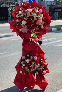 Đặt lãng hoa chúc mừng khai trương chúc gia chủ có một khởi đầu thuận lợi, hưng thịnh vững bền.