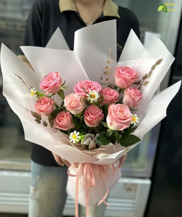 Đặt hoa tốt nghiệp đầy khát vọng, nghị lực và ánh sáng – Biểu tượng của sự bứt phá và tương lai tươi sáng.