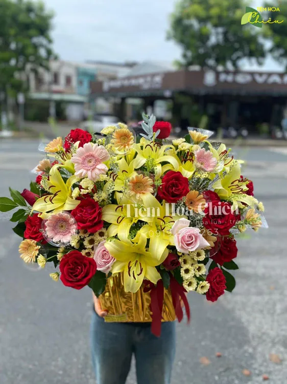 Giỏ hoa tặng ngày khai trương thịnh vượng, nguồn động viên tinh thần to lớn trong ngày đầu khởi nghiệp.