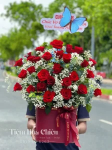 Giỏ hoa khai trương trang trọng, là nguồn động viên tinh thần to lớn trong ngày đầu khởi nghiệp.