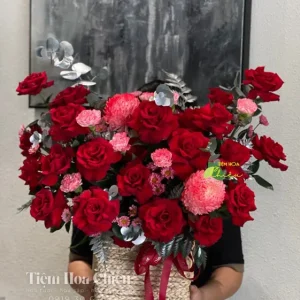 Giỏ hoa sang trọng trọn vẹn tình cảm – Từ lời cảm ơn, lời chúc mừng đến sự quan tâm thầm lặng.