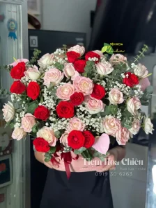 Giỏ hoa giá rẻ Bạc Liêu mang vẻ đẹp riêng cùng ý nghĩa sâu sắc, tạo nên sự tinh tế và độc đáo.