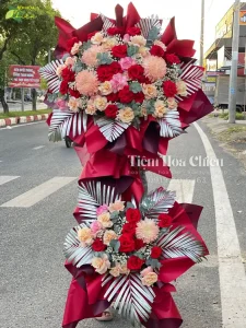 Đặt hoa chúc mừng cầu nối giúp bạn bày tỏ trọn vẹn niềm vui và lời chúc khởi nghiệp bền vững.