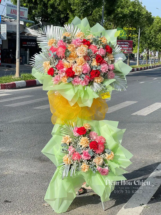 Đặt hoa chúc mừng khai trương gửi lời chúc may mắn, thành công và niềm vui trọn vẹn đến người nhận.