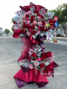 Shop hoa CHIÊU - Đặt kệ hoa khai trương sang trọng mang đến lời chúc may mắn và thịnh vượng cho gia chủ.