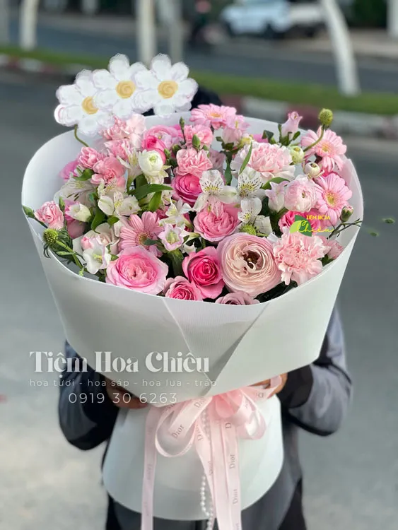 Đặt hoa online CHIÊU - Cung cấp hoa đẹp giá tốt, đa dạng mẫu mã, luôn sẵn sàng phục vụ bạn 24/7.