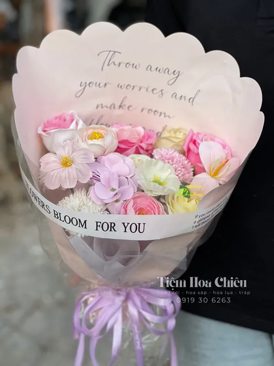 Hoa sáp lựa chọn hoàn hảo thay thế cho hoa tươi, giúp bạn lưu giữ vẻ đẹp và mùi hương lâu dài