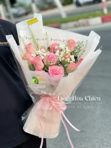Shop bán hoa CHIÊU đảm bảo hoa tươi thắm và đạt chuẩn, giá được niêm yết rõ ràng.