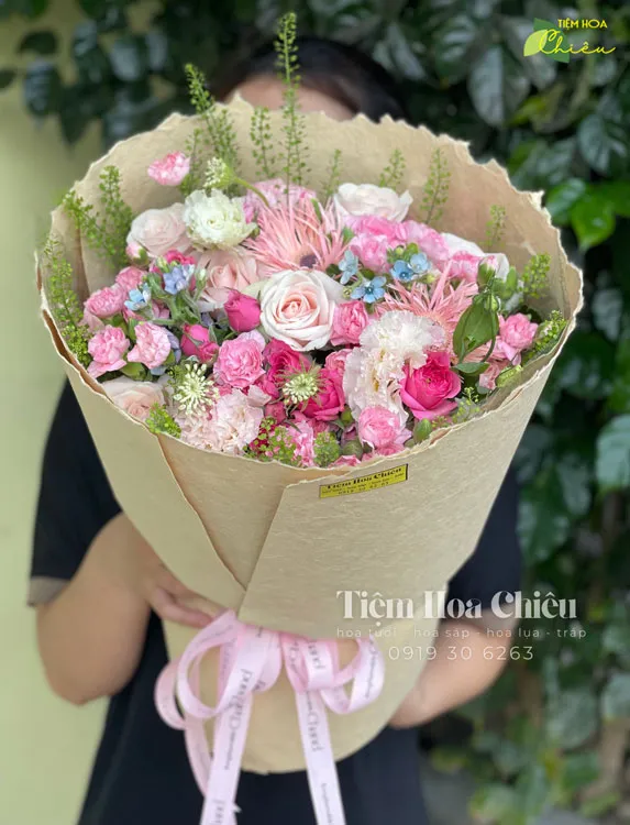 Đặt hoa ngày phụ nữ Việt Nam 20 10 thể hiện tình yêu, sự trân trọng và lòng biết ơn đến phái đẹp.