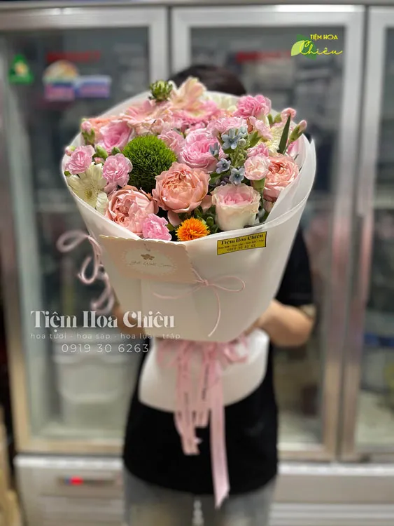 Đặt hoa online dễ dàng, tiết kiệm ngân sách nhưng có thể chọn được hoa đúng theo ý muốn.