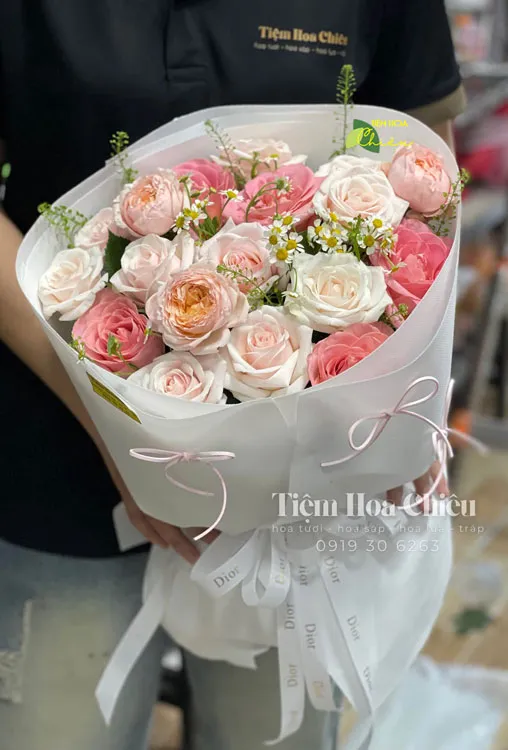 Tiệm hoa tươi giao nhanh Bạc Liêu - Đặt hoa bó tươi đẹp thể hiện thông điệp yêu thương và trân trọng.