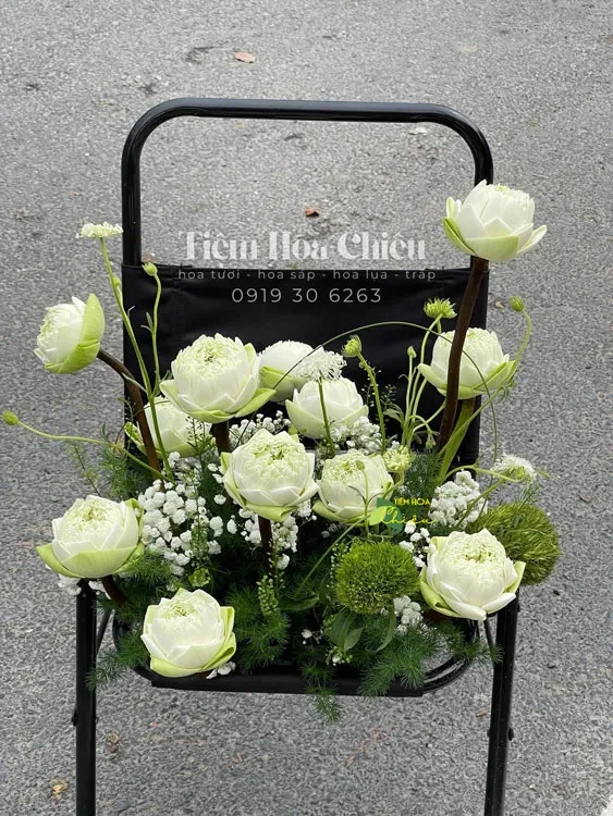 Giỏ hoa giá rẻ đẹp, sang trọng với giá chỉ từ 300k và giao hoa nhanh trong 1 giờ tại Bạc Liêu.
