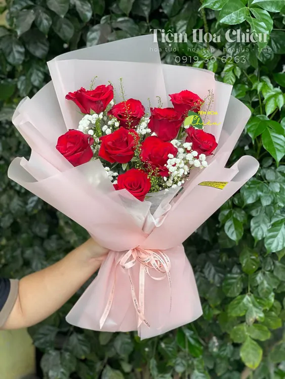 Đặt hoa ngày phụ nữ Việt Nam 20 10 thể hiện lòng biết ơn, sự trân trọng đối với người phụ nữ bạn thương yêu.