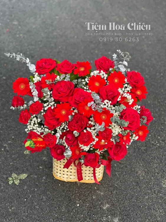 Đặt hoa sinh nhật giúp bạn gửi gắm lời chúc sâu sắc và tình cảm chân thật đến người nhận.