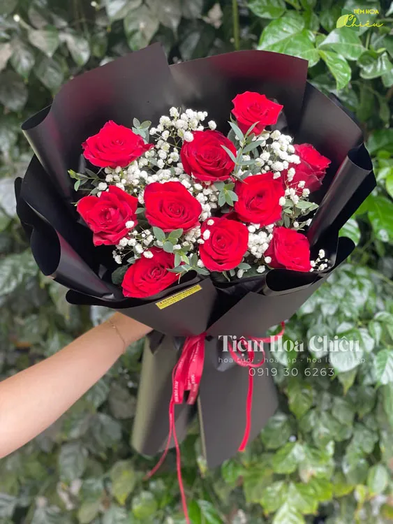 Đặt hoa tươi sinh nhật giúp người nhận cảm thấy được niềm vui và hạnh phúc trọn vẹn trong ngày đặc biệt.