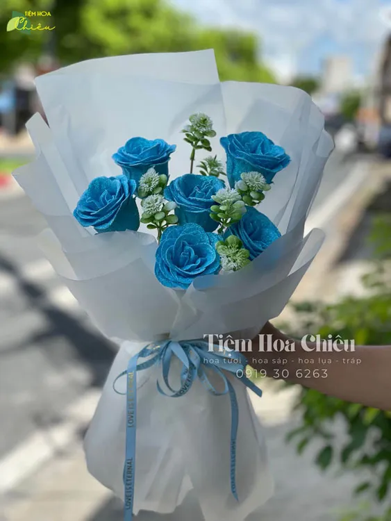 Hoa sáp giúp bạn lưu giữ vẻ đẹp và hương thơm lâu dài mà không cần tốn công chăm sóc.