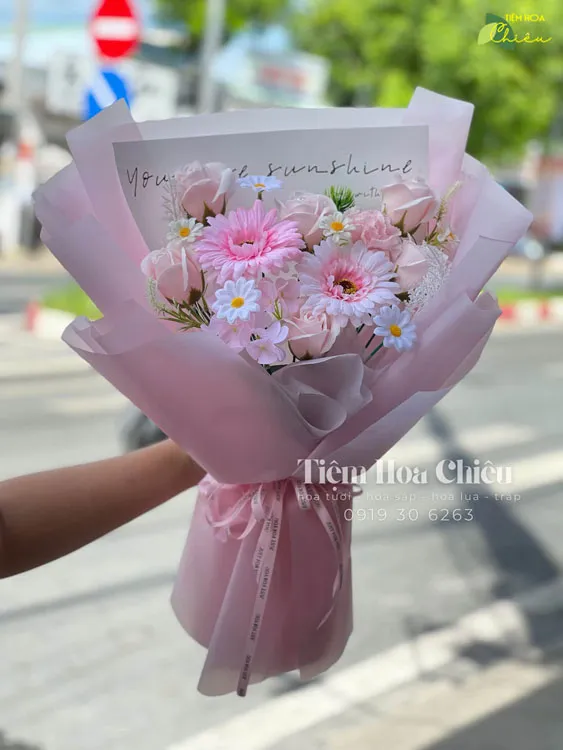 Hoa sáp giúp bạn lưu giữ vẻ đẹp và hương thơm lâu dài mà không cần tốn công chăm sóc.