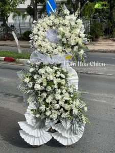 Đặt hoa viếng đám tang tiễn đưa người mất chặng đường cuối cùng một cách trang trọng và trọn vẹn nhất.