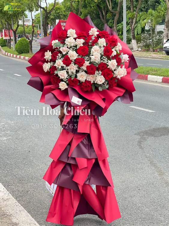 Đặt hoa chúc mừng khai trương bạc liêu tượng trưng cho tài lộc, may mắn và những khởi đầu mới thành công.