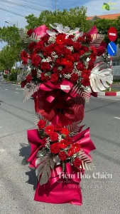 Đặt hoa chúc mừng khai trương bạc liêu tượng trưng cho tài lộc, may mắn và những khởi đầu mới thành công.