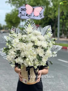 Cửa hàng hoa tươi CHIÊU - Đặt giỏ hoa tang lễ gửi lời chia buồn chân thành, an ủi gia quyến thời khắc mất mát.