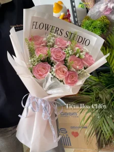 Đặt hoa chúc mừng ngày nhà giáo 20 11 đầy kính trọng, dành cho người lái đò thầm lặng trên con đường tri thức.