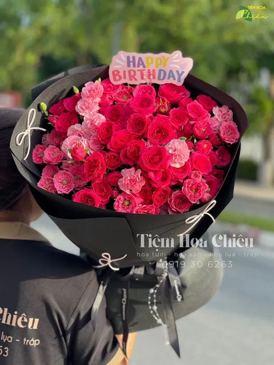 Đặt hoa tươi sinh nhật tinh tế, sáng tạo đa dạng đảm bảo phù hợp với mọi sở thích và ngân sách.