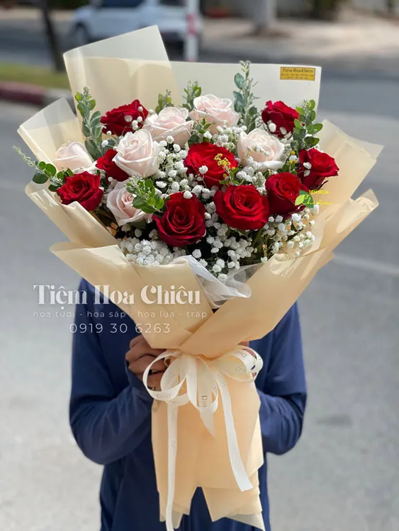 Đặt hoa tươi sinh nhật tinh tế, sáng tạo đa dạng đảm bảo phù hợp với mọi sở thích và ngân sách.