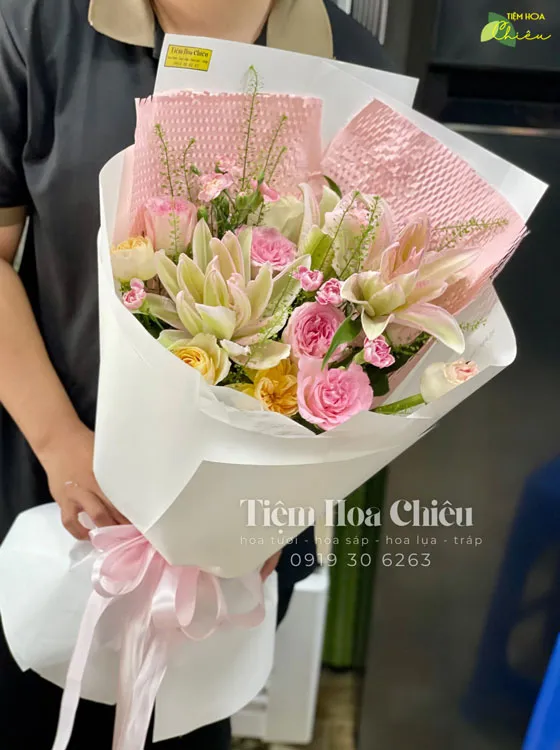 Đặt hoa online mang đến giải pháp tiện lợi và tinh tế để bạn gửi gắm yêu thương trong mọi dịp đặc biệt.