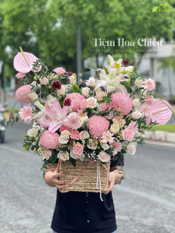 Giỏ hoa tươi tại CHIÊU giao hàng tận nơi chỉ với 30 phút, mẫu mã đa dạng, giá tốt nhất 2026