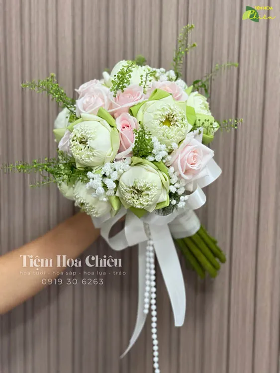 Cửa hàng hoa CHIÊU - Đặt hoa cưới cầm tay vẻ đẹp lộng lẫy, sự thuần khiết và một tình yêu thủy chung son sắt.