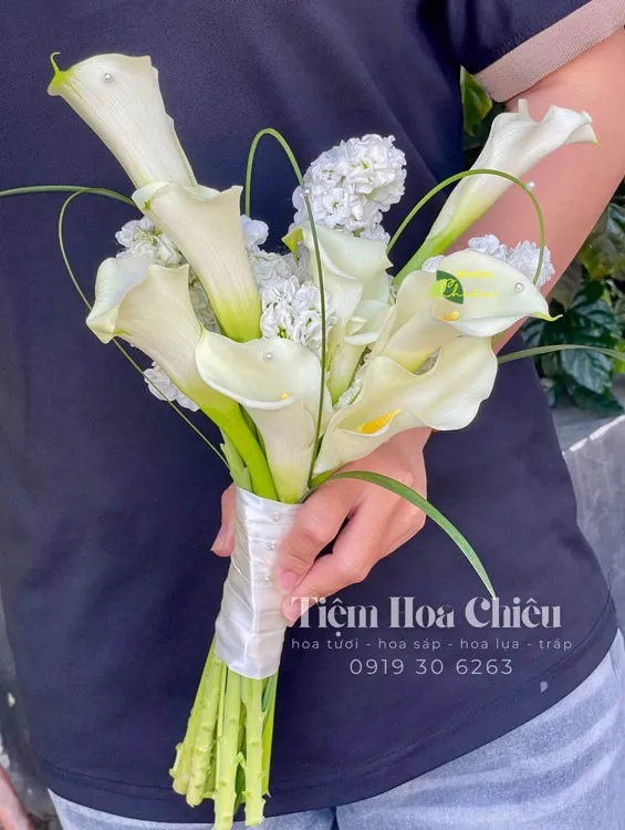 Cửa hàng hoa CHIÊU - Đặt hoa cưới cầm tay vẻ đẹp lộng lẫy, sự thuần khiết và một tình yêu thủy chung son sắt.