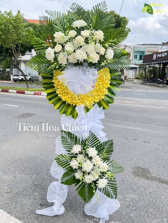 Cửa hàng hoa CHIÊU - Đặt kệ hoa đám tang thông điệp về sự ra đi thanh thản và sự yên nghỉ vĩnh hằng.
