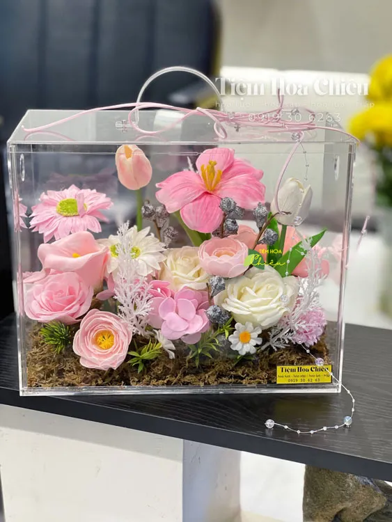 Shop hoa bạc liêu - Đặt hộp hoa giúp bạn dễ dàng gửi đi lời chúc, lời cảm ơn hay tình cảm đến người bạn quan tâm nhất.
