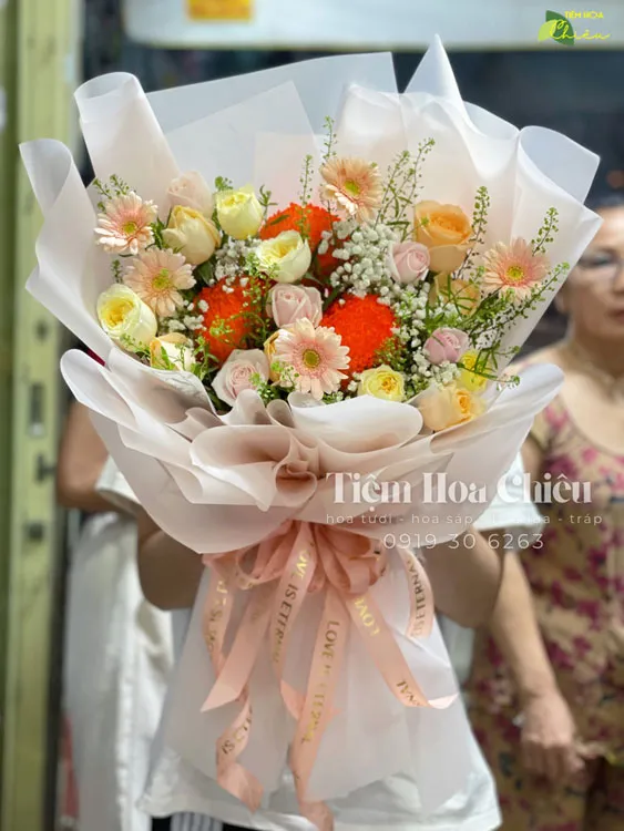 Đặt hoa chúc mừng ngày nhà giáo 20 11 truyền tải trọn vẹn lòng biết ơn, tôn trọng và tình cảm dành cho thầy cô.