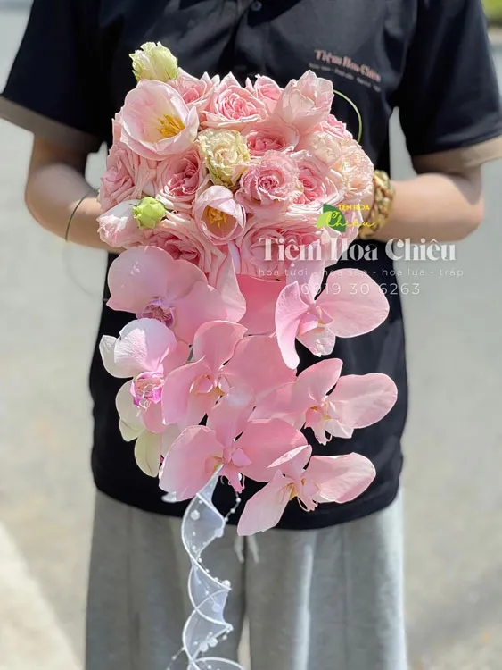 Hoa cưới tươi tại Tiệm Hoa Chiêu: Bí quyết lựa chọn hoàn hảo cho ngày trọng đại luôn lung linh.