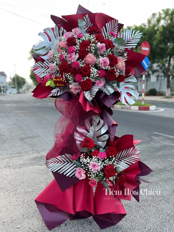 Đặt hoa mừng khai trương bạc liêu đại diện cho tình cảm, sự trân trọng và lời chúc khai trương hồng phát.