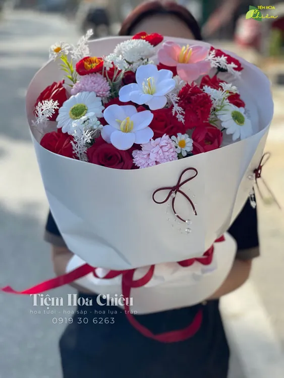 Hoa sáp vừa đẹp rực rỡ, vừa bền lại còn giữ hương thơm lâu trở thành xu hướng quà tặng ưa chuộng nhất 2026.