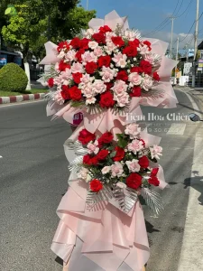 Đặt vòng hoa khai trương bạc liêu gửi gắm lời chúc tốt đẹp cho sự khởi đầu thuận lợi, thành công và may mắn.