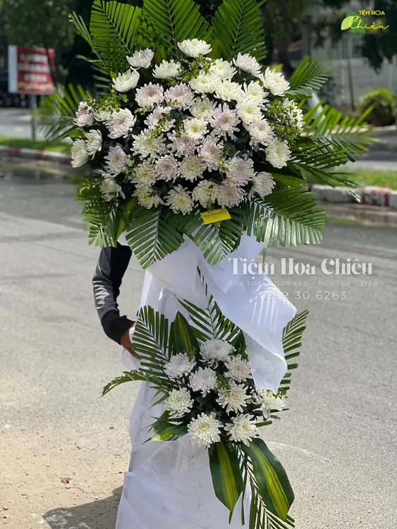 Đặt hoa viếng đám tang bạc liêu gửi gắm trọn vẹn lòng kính trọng và sự tiếc thương chân thành nhất.