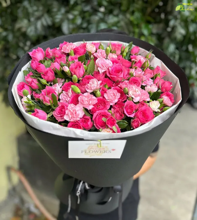 Điện hoa giúp bạn gửi trao tình cảm yêu thương đến người thân, bạn bè và đối tác trong những dịp đặc biệt.