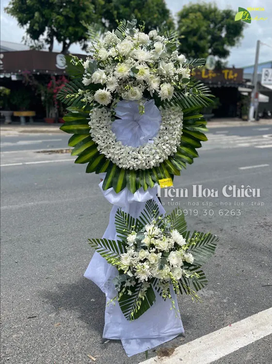 Đặt hoa viếng đám tang bạc liêu gửi gắm trọn vẹn lòng kính trọng và sự tiếc thương chân thành nhất.