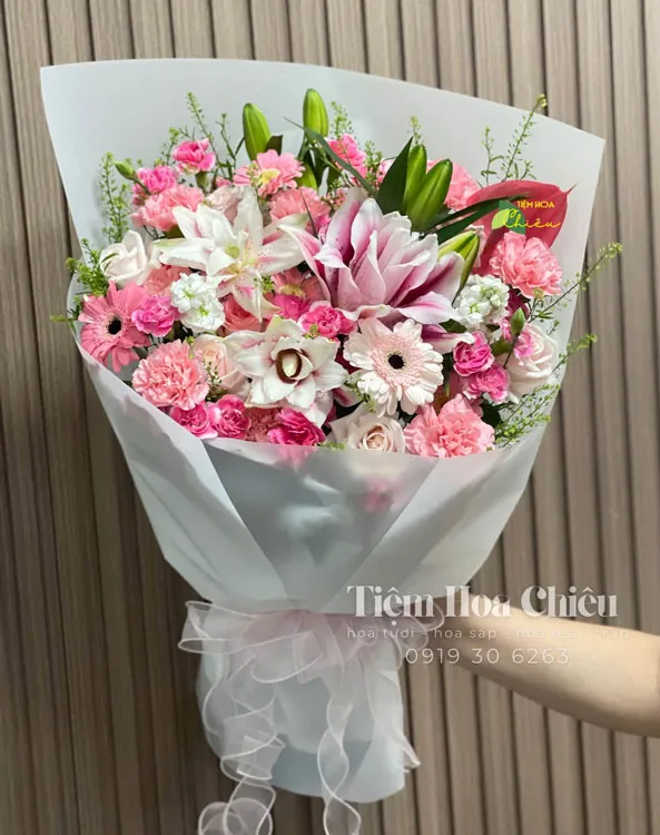 Đặt hoa tốt nghiệp bạc liêu mang thông điệp cổ vũ, tiếp thêm sức mạnh cho con đường thành công phía trước.