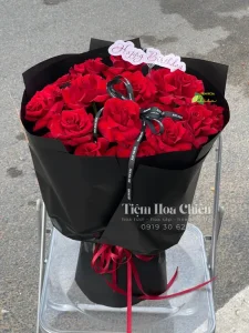 Đặt hoa tươi sinh nhật thay bạn trao yêu thương, thì thầm lời chúc an lành, hạnh phúc, may mắn.