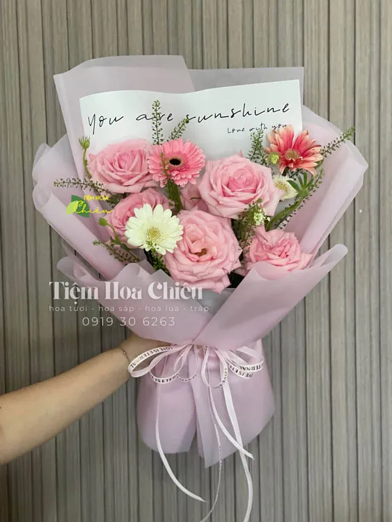 Điện hoa mang lại nhiều lợi thế cho người gửi, tiết kiệm thời gian, hỗ trợ khách hàng 24/7.