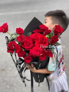 Cửa hàng hoa tươi bạc liêu - Đặt bó hoa thiết kế độc đáo và ý nghĩa, tạo ấn tượng tốt đẹp cho người nhận.